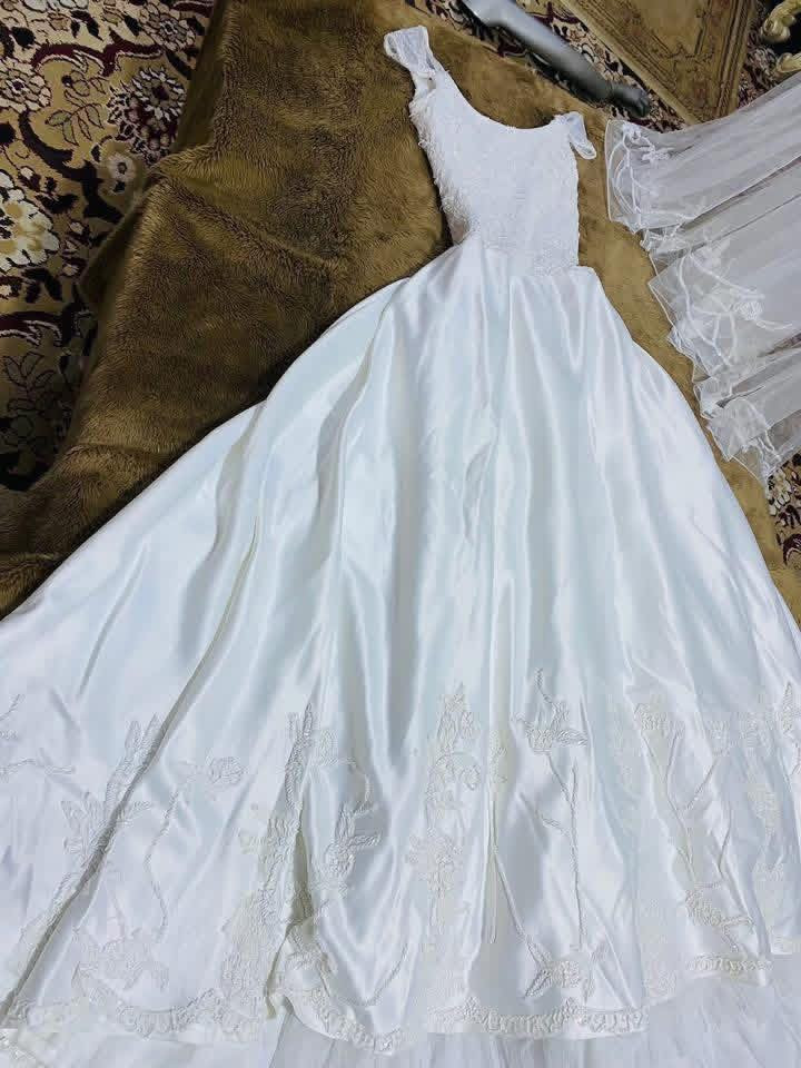 عندي هاي البدله ناعمه كلها شك والها شاحط طويل خرز مع طرحتها (جديده مش ملبوسه) مقاس ٣٦ بدي ابيعها ٢٣ دينار بس شامل توصيل لاي مكان


**إذا كنت صاحب هذا الإعلان وتريد حذفه لأي سبب، رجاءا أرسل رسالة إلى الدعم الفني**