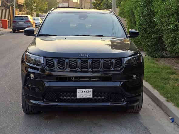 جيب كومباس 2023 لمتد بلاك ايدشن  شكل الجديد للبيع 

فول مواصفات
بانوراما 
داخل جلد
ويل كبير
رادارات جانبيه 
ليد 
شاشه كبيره 

ماشيه 17 الف 

الحادث جانبي قطعه وحده فقط جاملغ 

السعر 175 قابل للتفاوض 

مكان السياره بغداد حي الاطباء بلجهاد قرب خدمي شارع المطار 

للتواصل على الرقم ***********
