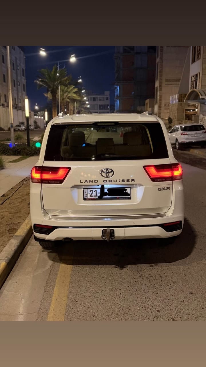 السلام عليكم لاندكروز ٢٠٢٣ ساز 
تطبيق ٣ شاشات Gxr 
ماشية ٣٣ الف كيلو 
رقم سليمانيه 
السياره مكفوله كفالة عامة عده ملاحظه بسيطة 
السعر ٦٤٨$ وماكو هيج سعر بلسوك كله 
***********
مكاني بغداد الدورة بغداد, العراق
