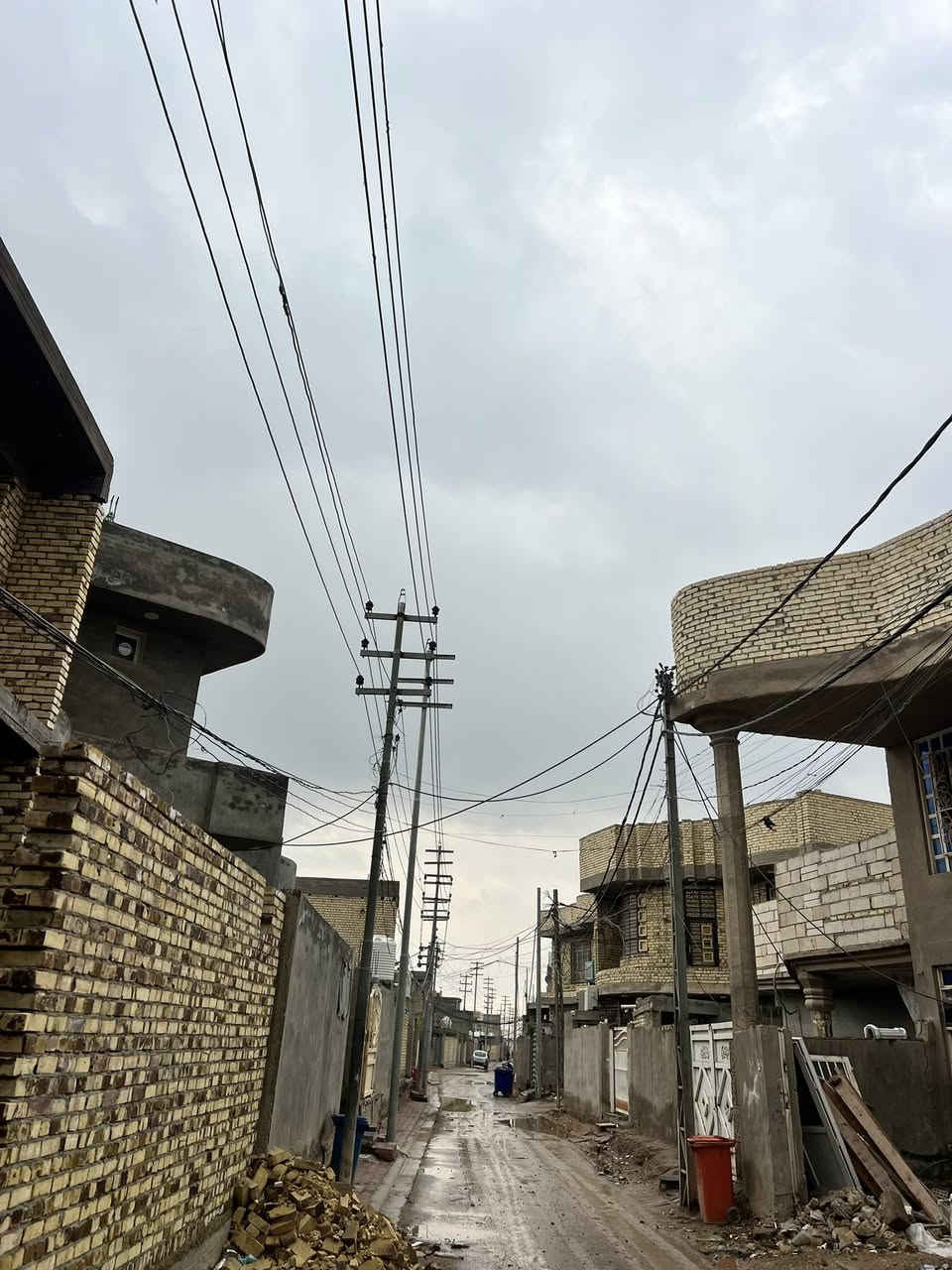 السلام عليكم هيكل طابقين الموقع ابو جوعانه الزراعي داخل بالتطويب (حي المصطفى ) موقع جدا مميز وحلو قريب ع شارع الجول شارع أسواق هدايانا  سند ٢٥ تحويل مباشر 
تفاصيل الهكيل: الطابق الاول صاله _استقبال _مطبخ _غرفتين  نوم _صحيات داخليه وخارجيه _طابق الثاني _غرفين نوم _مجمع صحيات  الهيكل موقع حلو خدمات متكاملة ٤ غرف نوم 
الاستفسار /*********** سيد حسين الاعرجي
