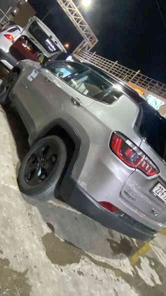 سلام عليكم 
جيب كومباس تريل هوك 

موديل 19 

رقم اربيل شرط التحويل

السياره فول مواصفات  

ماشيه 36 

دواخل جلد 

اوتو ستوب 

فور ويل

سايد بريك دكمه 

شاشه كبيره 

تو كلر بلاد قماره سوده 

السياره جديده كلش

كير محرك تبريد فور ويل تخم تاير حداديه كلها بشرط بجم زنون بلادي جاهزه الاخر حبه حادثها موضح بالصوره ومابيها غير حادث مكانها واسط الكوت

رقم الهاتف

***********

***********
