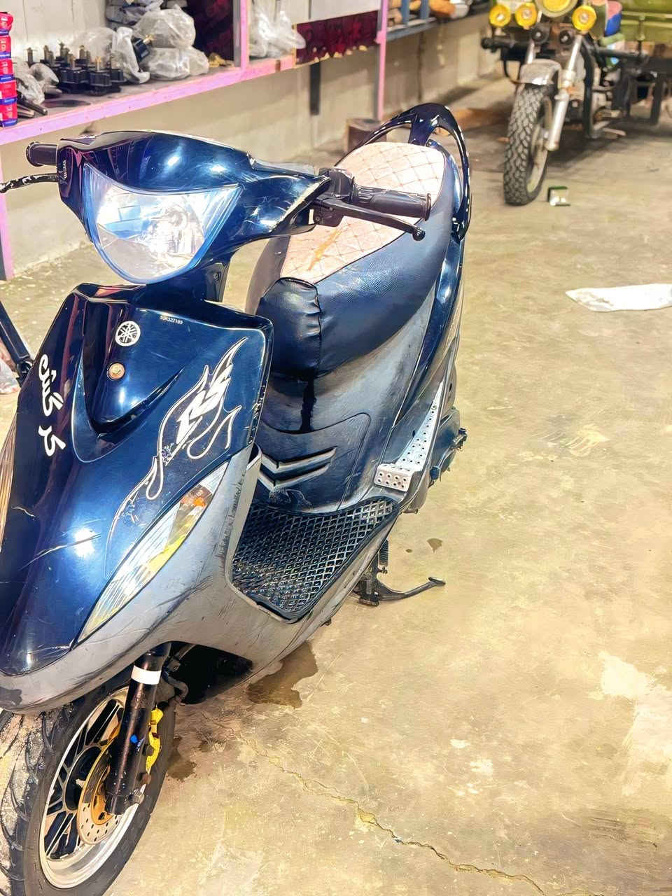 السلام عليكم
دراچه ماگس عدله للـبيـع دراچه رمبه صارلهه3اشهر من نازله ومگفوله من كلشي برغي مامفتووح بيهه نكره سلف كهربائيّة شغاله كلشي شغال ماعيزه اي شي عل وضعهاا مال لبلاد..!! 

مكاني الدوانيه الحمزة الشرقي 

    ألسعر خاص والموو شراي لا يتعبني رجااان    
     
              وهاذه رقمي ﴿﴿ *********** ﴾﴾

متوازي عل بيع...!
