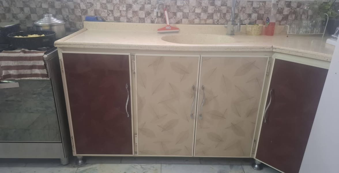 سلام عليكم
عندي كاونتر للبيع
اللون بيج مع ماروني
مع سنك مرمر  
الكونتر نضيف اخو الجديد
القطعة الاولى  مترين و٤٠ والثانية مترين و٤٤ العمق ٥٠ سم  والسنك مترين و١٥  و  الملحق مترين و٤٠ ومترين و٤٤
اي شيء بيه مرجوع


**إذا كنت صاحب هذا الإعلان وتريد حذفه لأي سبب، رجاءا أرسل رسالة إلى الدعم الفني**