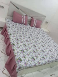 سرير • غرفة نوم • اثاث • مفروشات • ديكور منزلي