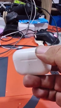 ايربود ابل برو • ايربود ابل ٢ • جي بي ال برو