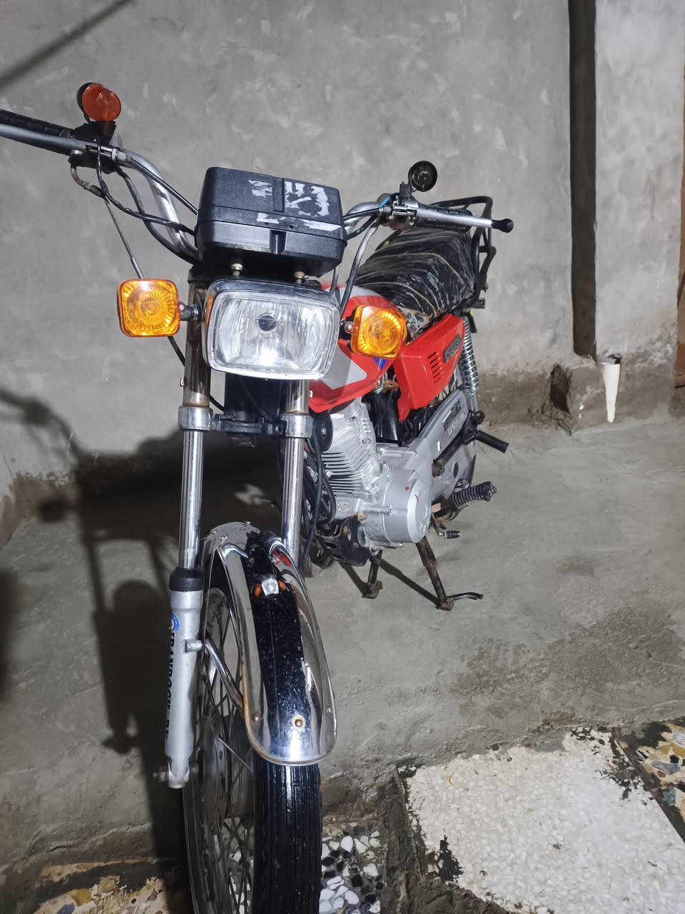 اربعة كير اوراق السعر 425 وبيها مجال كهربائيات فول ***********
