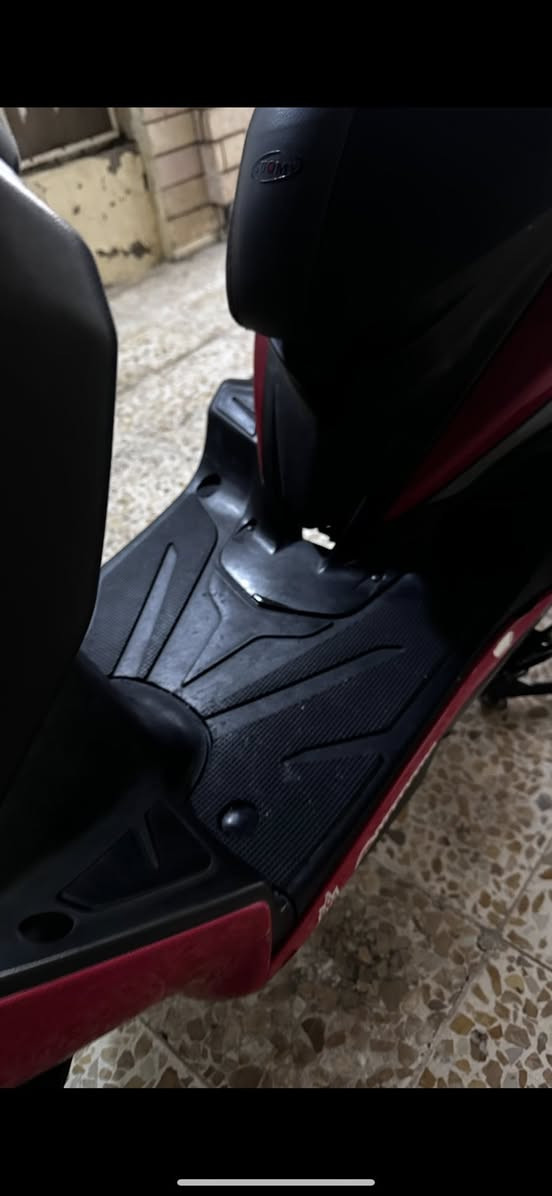 سكنس لد ياباني حديث
قبق نفخ ستاند حساس 
دراجة مفولة مكفولة كفالة عامة مكينة كفرات كهربائيات كاملات 
ما بيهة نقص الدراجة شوفة عينكم بل صور للمعلومة الدراجة مالحة بس اني حاط ملمع سوادات اخاف تكولون سوادات تجاري  
العنوان ديالى قضاء المقدادية 
للمراسلة خاص او على الرقم *********** 
السعر خاص
