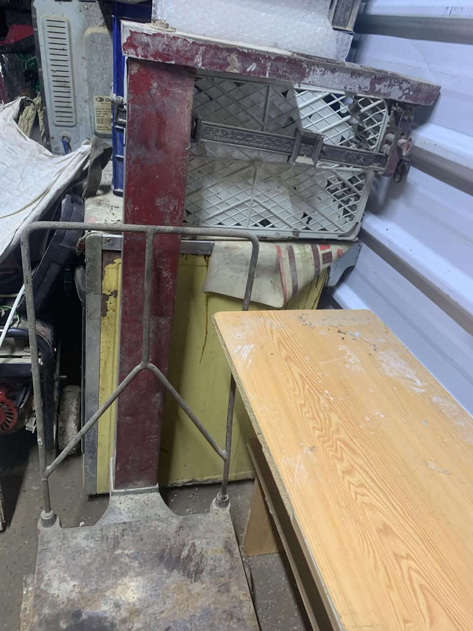 السلام عليكم ميزان للبيع نضيف ابو 
 250كيلو عنواني الطارمية الطابي  
رقمي ***********
