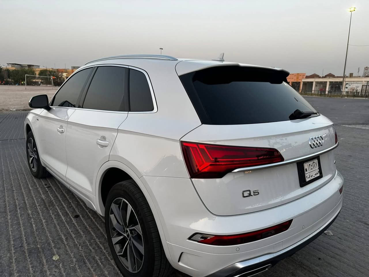 🚗 للبيع: أودي Q5 الموديل 2023
📍 مكان السيارة: بغداد - الكرادة

📊 المسافة المقطوعة: 87 الف كم

🛠️ المحرك: 4 سلندر – تون توربو 

• فول مواصفات 1/1

• دفع رباعي AWD

⚠️ أضرار السيارة:

• كلين تايتل بدون أضرار تقرير موجود

• دخول جديد قبل 5 اشهر

📌 تفاصيل إضافية:

• رقم السيارة: بغداد الدولي الجديد

• باسم المالك تحويل مباشر

• لون السيارة: أبيض

💰 السعر: 29000 

📞 للتواصل: ***********
