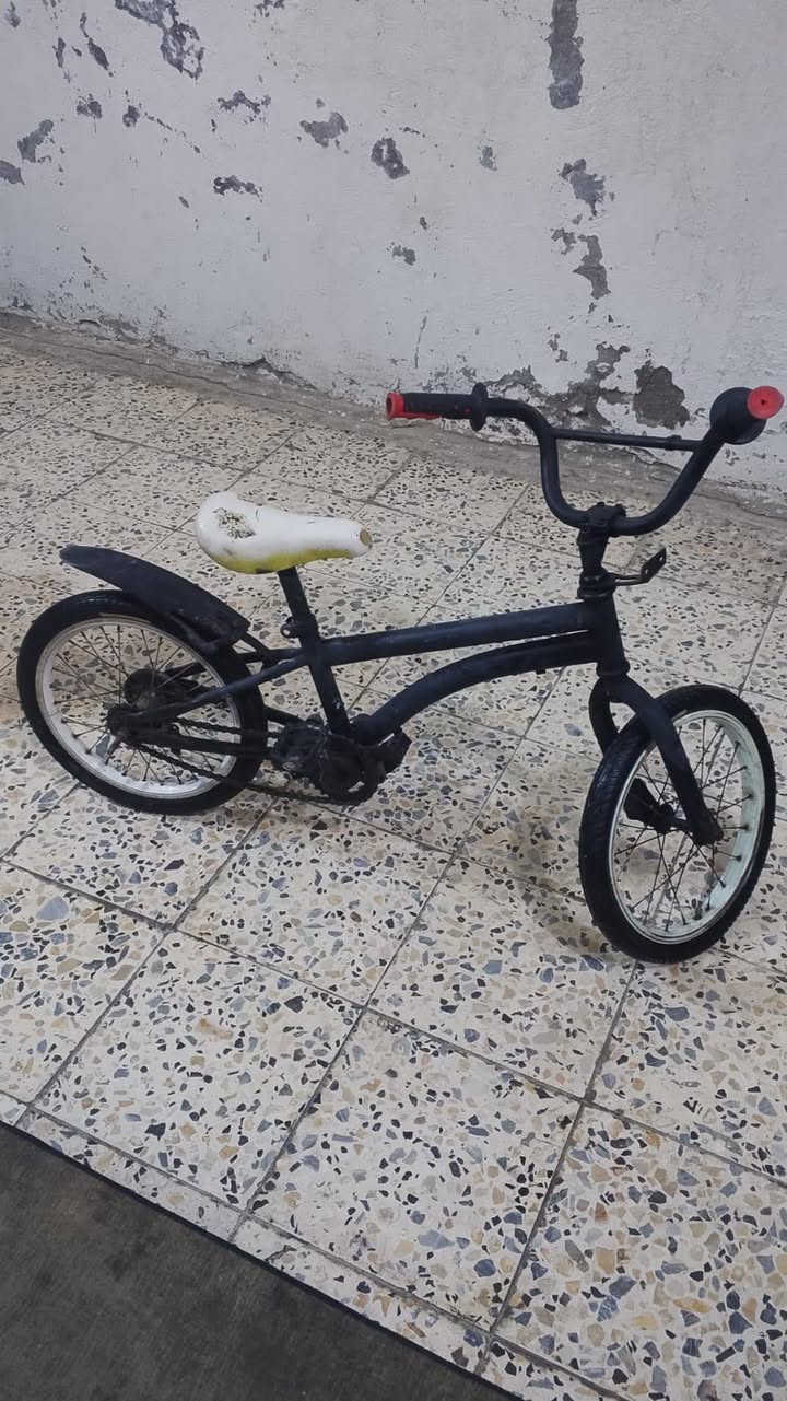 باسكلات باله للبيع جدد حجم ١٦ واحد هم ١٦  و٢٠


**إذا كنت صاحب هذا الإعلان وتريد حذفه لأي سبب، رجاءا أرسل رسالة إلى الدعم الفني**