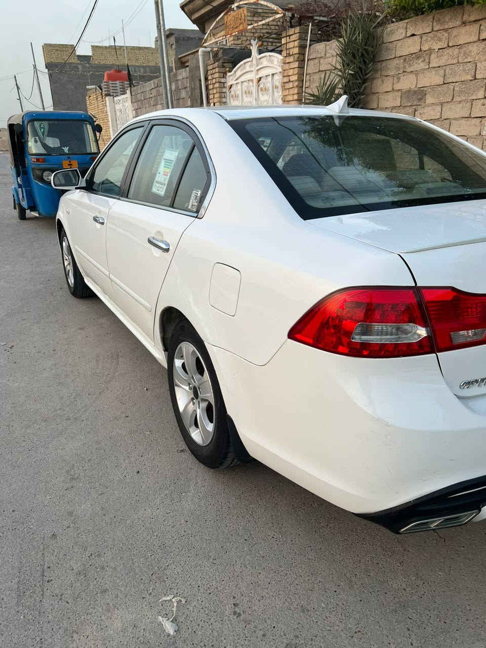 السلام عليكم اوبتيما للبيع 2009
مكفوله وسونارها جديد موجود ويا الصور
السياره ٥ تجاوي وفتحه مكاني واسط النعمانيه 
للتواصل ***********
