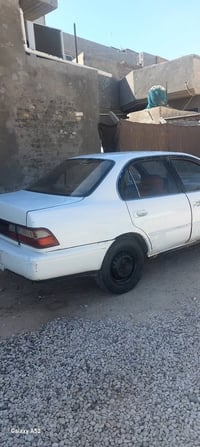 كورلا موديل ٩٤ للبيع سيارة جديده رقم بغداد السعر ٤٥ وبيها مجال رقم تلي...