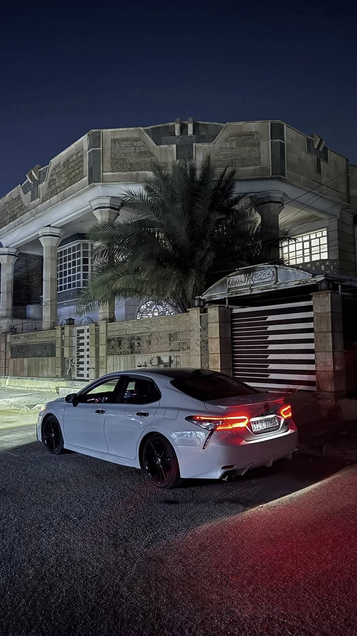 السلام عليكم أريد مراوس 330 او 340 بدون فرق  موديل 21 وفوك 
اخوان سيارتي كامري 2023xse  لونها سموك وداخل احمر اعلى فئة حادثها فقط دعاميه خلفيه سيارة انا مستوردها ومرقمها بغداد جديده ماشيه حالياً 50 الف 
***********
