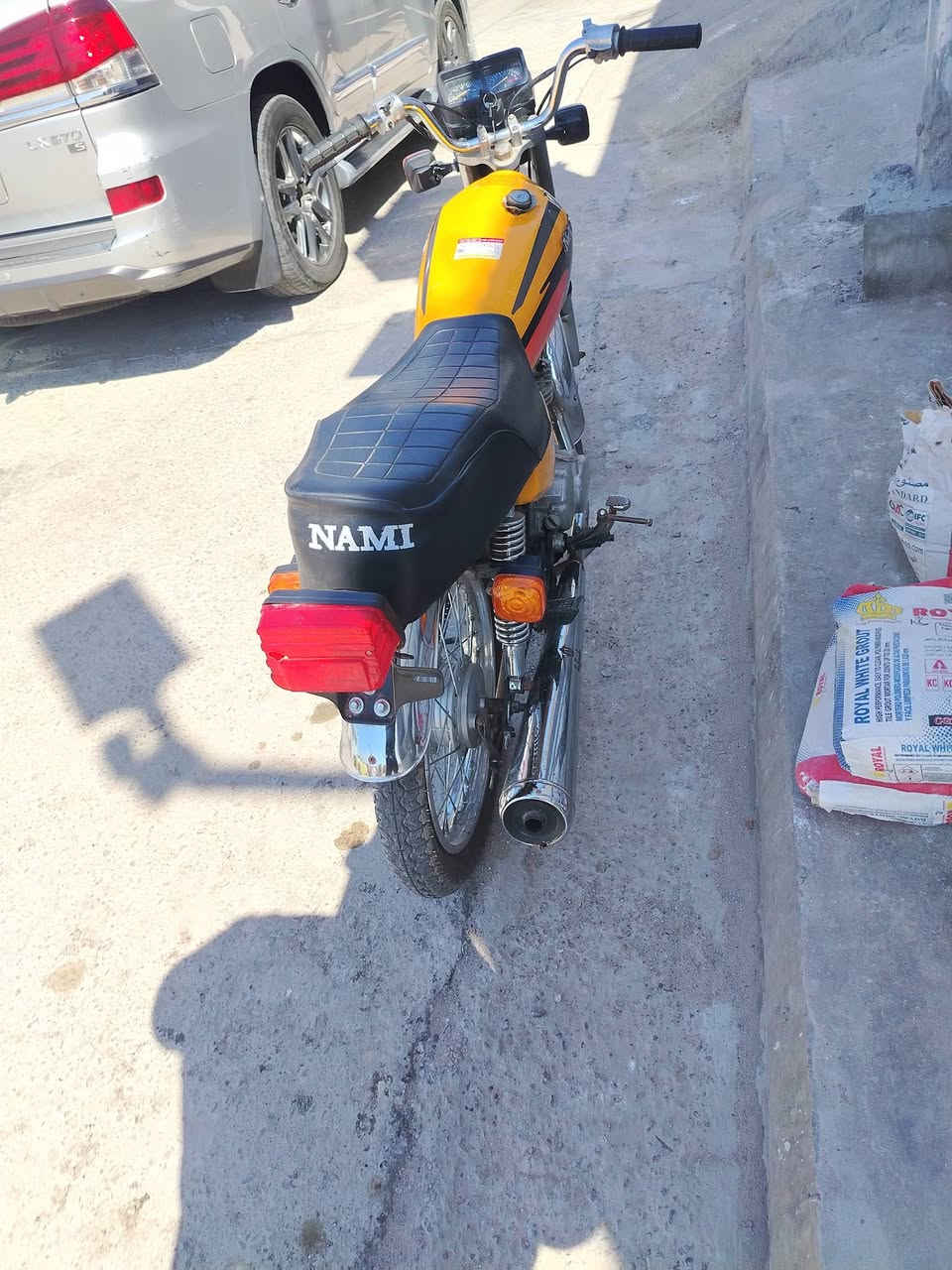 سلام عليكم دراجه إيراني لبيع دراجه مبد بس ولفات وبيه صوت التفيلس خشن شوي كامله جاهزه بدون أوراق المكان ميسان حي المعلمين الجديد الاتصال *********** السعر 550وبيه مجال
