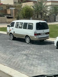 للبيع سيارة جديدة مكفولة بس مرشوشة جمالية 07734880760