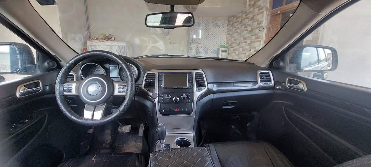 جيب لاريدو ٢٠١٢ رقم بغداد فور ويل بصمة كشن كهرباء تحكم ستيرن كشنات مكينة ٣٦٠٠ كير مكينة مكفول  جلد بصمة  بيهه ٣ قطع صبغ سيارة خير من الله مكاني ديالى الخالص ***********
