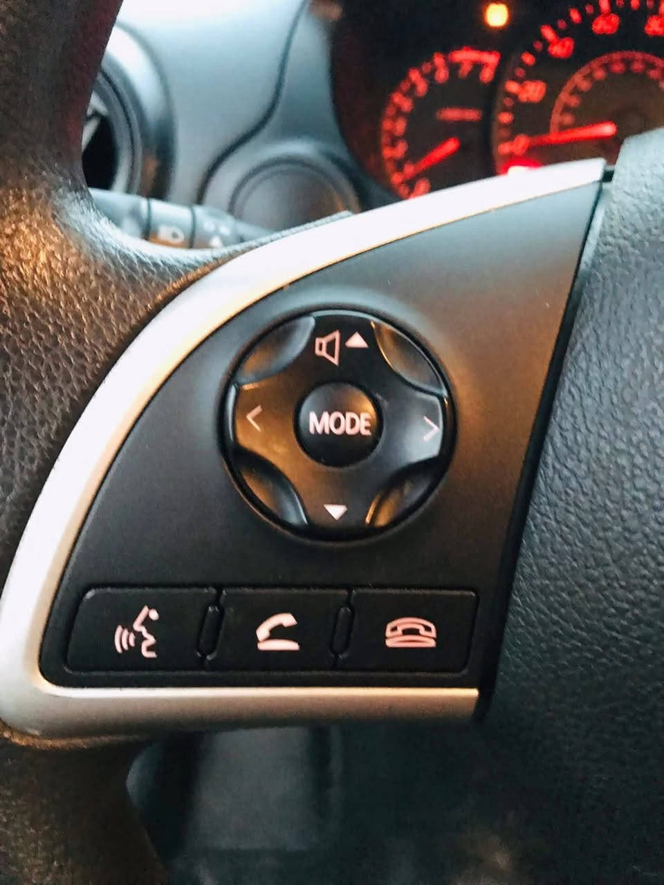 ميراج موديل 2021 هشباك رقم اربيل هزه ورقم جديد 
ماشية 25الف 
سيارة قطعه ونص صبغ خاملغ وباب
كير محرك بشرط  تخم تاير جديد 
سيارة بسمي تحويل ثاني يوم *********** مكان سيارة اربيل
