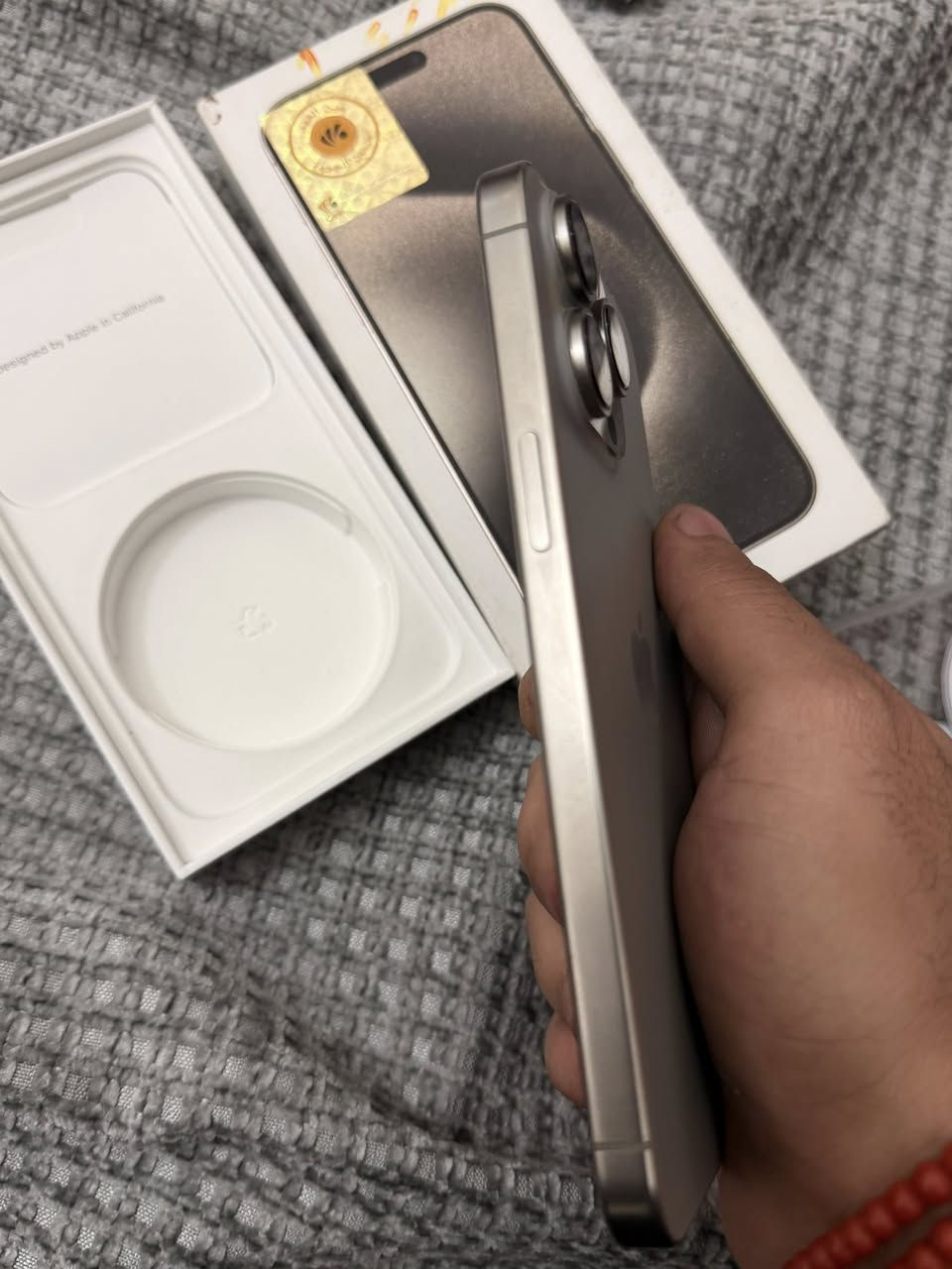 15 برو ماكس 256 تيتانيوم عربي مكفول مع الكارتونة 87‎%‎ السعر 1075 العنوان بغداد للاستفسار ***********
