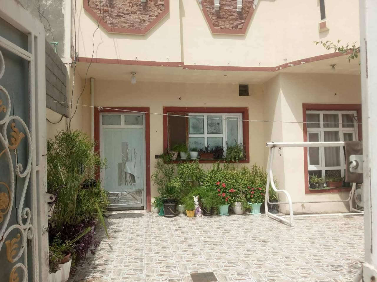 🔥 #عقار_للبيع – فرصة مميزة للسكن 
📍 الموقع: الجغيفي الثانية
📌 قرب أسواق نواف – شارع مبلط

📐 تفاصيل العقار:
▪️ المساحة: 300 م²
▪️ الواجهة: 15 م
▪️ النزال: 20 م
▪️ الشارع: 10 م
▪️ طابق واحد

🏠 مكونات البيت:
✔️ غرفتين نوم
✔️ صالة
✔️ مطبخ
✔️ استقبال
✔️ هول
✔️ 3 مناور
✔️ حديقة مريحة

🚿 الخدمات:
✔️ صحيات داخلية وخارجية
✔️ أرضية سيراميك كاملة

📄 نوع الملك: طابو زراعي

💎 موقع هادئ وقريب من الخدمات – مناسب للسكن العائلي أو الاستثمار

📞 للاستفسار والتفاصيل:
***********
*********** واتس
