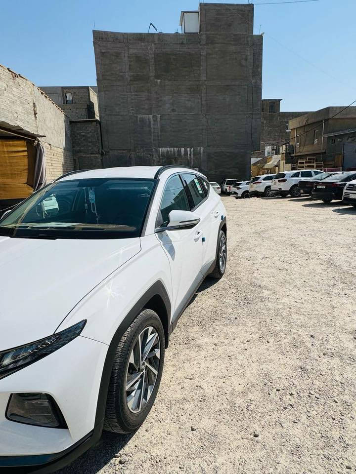 السلام عليكم توسان 24 خليجي ماشيه 38 بيه شخط بابين وبيه سحب كارت كدر شبر رقم بغداد باسمي السعر 207 للاستفسار 
***********
