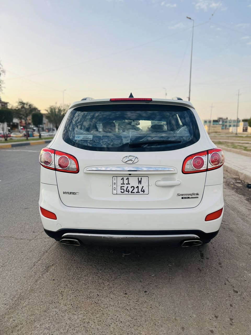 السلام عليكم سنتافيا 2012 خليجي شركه العامه
مكفوله كفاله عامه من الصبغ والضربه وبارد ورصعات 
كفاله عامه مكينه V6 سبعه راكب ثلاث قطع تبريد 
مري شفط اشاير بل مري فور ويل تحكمات ستيرن  
ماشيه 82 حقيقي تخم تاير صدر غراص الشركه كلهن موجودات المسجل والسويج الثاني ولفرشه 
بسمي رقم بغداد انكليزي 
مكاني بغداد 
***********
