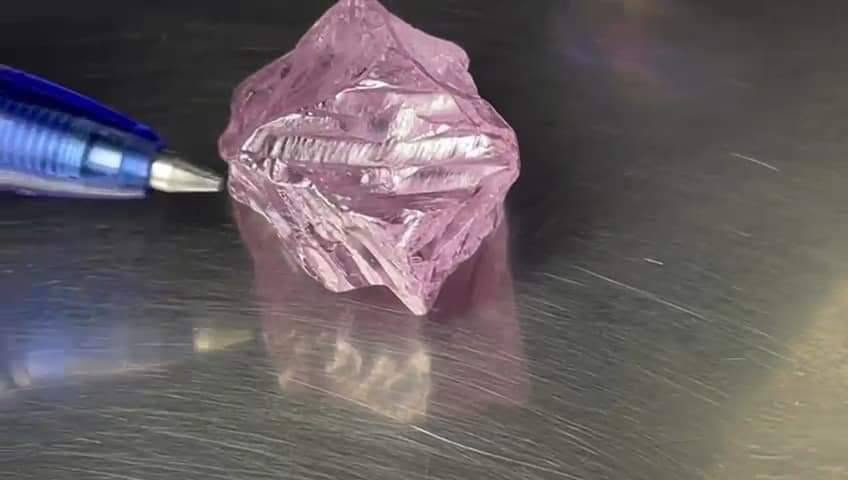 Natural rough diamond
Vvs1
Big pieces
300 usd per ct
Worldwide shipment
00212676684300


**إذا كنت صاحب هذا الإعلان وتريد حذفه لأي سبب، رجاءا أرسل رسالة إلى الدعم الفني**