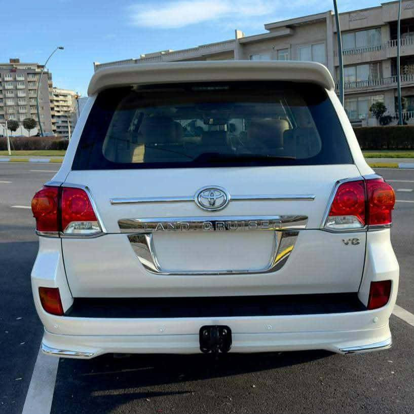 تويوتا لاندكروزر 2013 مواصفات GXR
مكينة V8 سعة 4.6
السيارة وارد سعودي
بدون صبغ
ماشية بس 123,000 كم
يد وحدة
القير والمكينة على الشرط
نظيفة جداً وما بيها أي خلل

رقم صاحب السيارة:
***********
