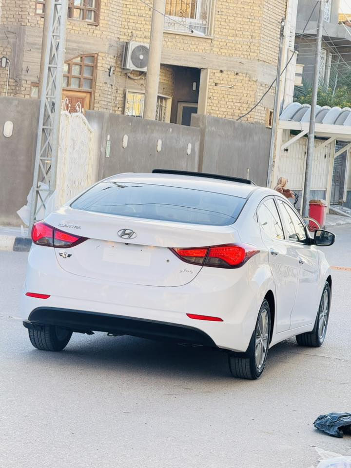 سلام عليكم ورحمة الله هونداي النترا موديل 2015 خليجي بدون حادث سياره كفاله ضربه وصبغ وتبديل محرك 1800 دوش فول مواصفات حره مشروع وطني رقم بصره سنويه جديده سياره ستخدام شخصي جديده وجاهزه العنوان ناصريه المركز موبايل *********** السعر 130 وبي مجال نتصل وبيك خير وتدلل
