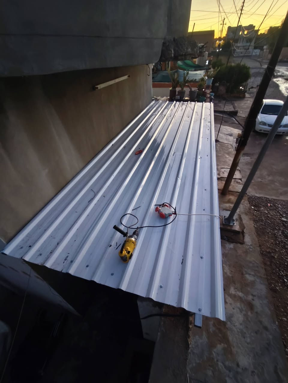 حداد متنقل داخل طوز خرماتو
***********
