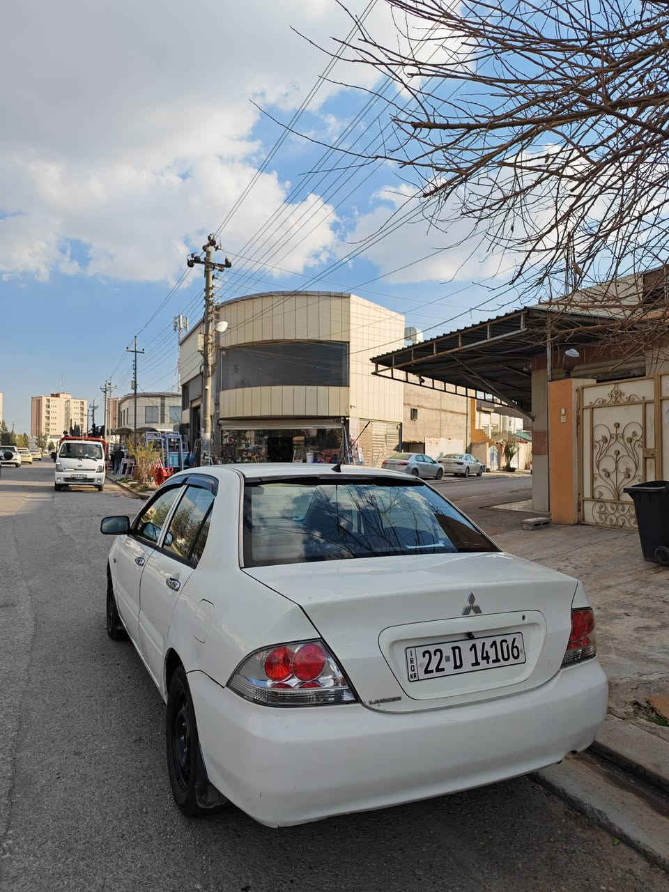 لانسەر مۆدێل 2007 مەکینە بچووک، بەشەرتی گێڕ و مەکینە 
سێ پارچەی هەیە،
لەگەڵ سێ چوار پەلەیەک،
سەیارەیەکی زۆر توندووتۆلە نزیک سێ ساڵە لای خۆمە  شاشە ئایپاد ناو و دەرەوەی جوانە ڕەقەم هەولێرە و سەنەوی ژینگە هەمووی نوێیە سەنەوی تا مانگی چواری 2029 نوێیە،
سەیارەکە بەناوی خۆمە، بەشەرتی ئەوەشی هی خۆم بێت و هی مەعرەز و شتی وا نەبێت. 
نرخی 73 وەرەقە و مامەڵە. 
0750 702 16 92

whatsup ✔
