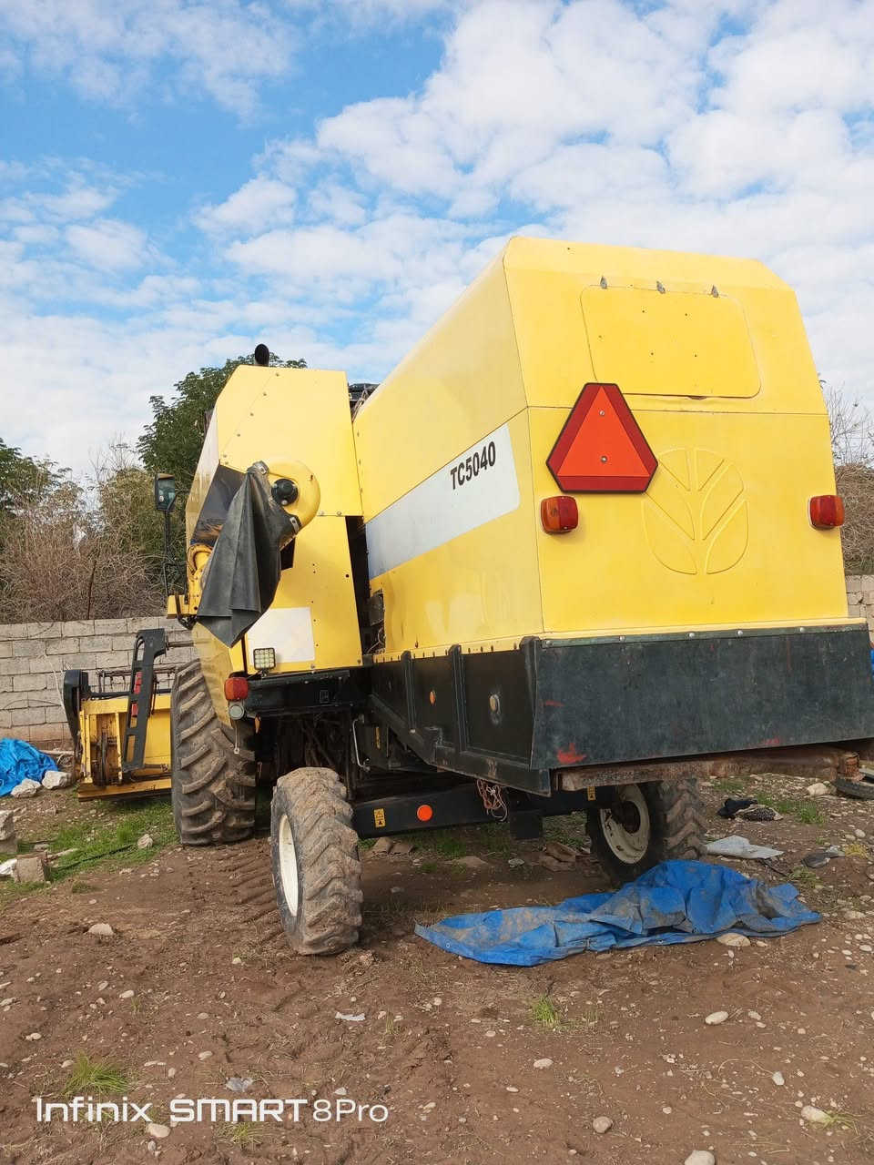 ابيع حاصده نيو ه‍ولند موديل 2011 ره قم موبايل ***********
