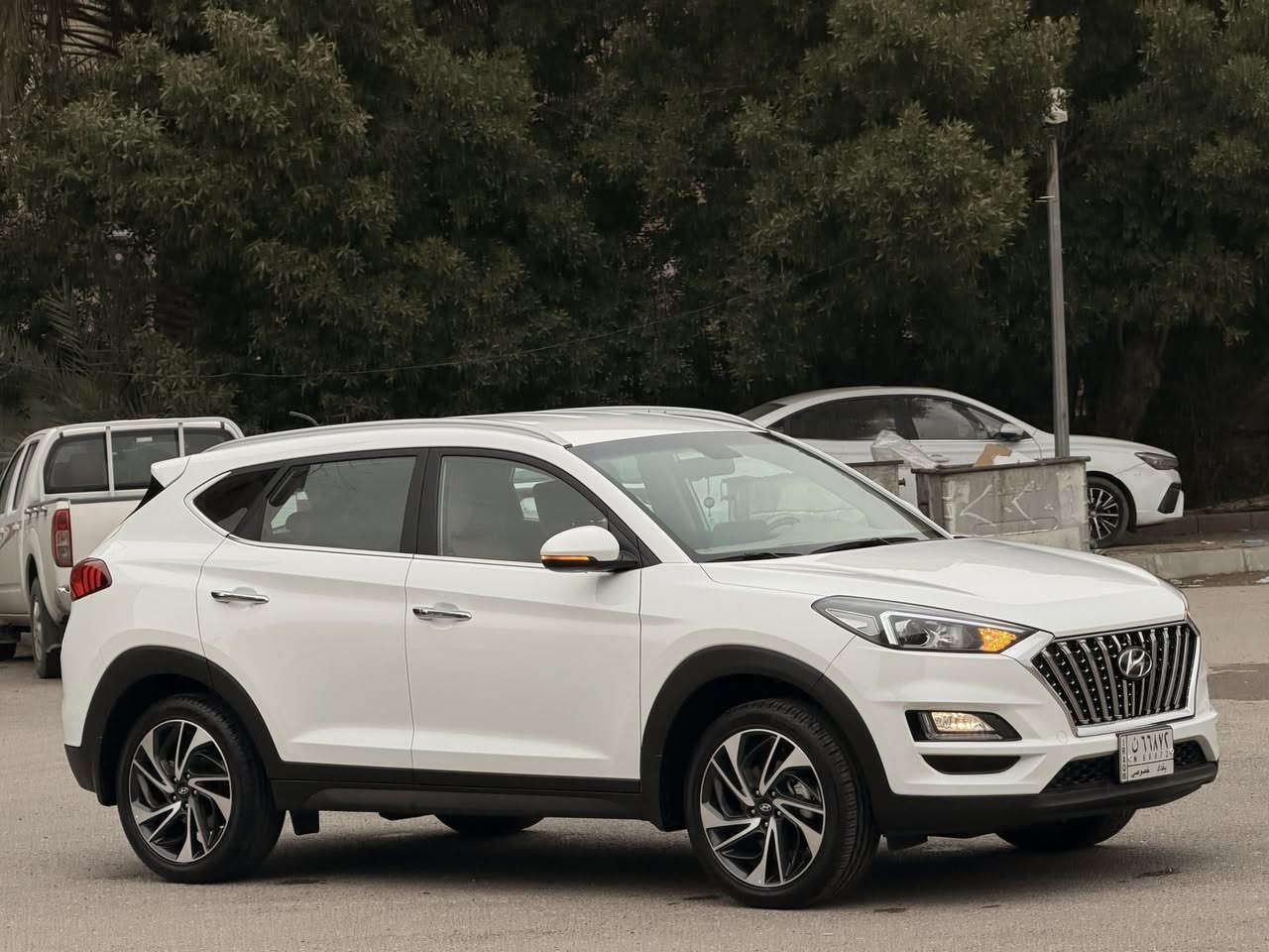 السلام عليكم ورحمة الله وبركاته
توكسان خليجي ٢٠٢١
اللون ابيض
ماشيه ٤ الف فقط 
دهن الشركه الصره ممفتوح 
كل السياره على وضع الشركه 
بصمات بعده بنايلون 
دوشمه وشاشات خلفيه جدد 
كفاله عامه من كلشي
عده رصعه وحده على حطته 
بصمة تشغيل
بصمة ابواب
٣ انضمة قيادة
كرسي كهرباء
محرك ٢٠٠٠ دوش
شاحن واير ليس
تحكم ستيرن
شباك لكزز 
حاجب نهاري
حساس امامي خلفي
مري شفط ويا القفل 
نضام ترحيب
مخرج Aux 
مخرج usb
لد امامي خلفي
اشاير بلمري
يدات نيكل 
قطعتين تبريد
فول من عدا البانوراما

السعر ٢٢٨ 

مكانه بغداد زيونه 
***********
