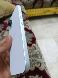 ايفون ١٥ عادي  بطاريه ٨٦ بلاد شرق اوسط مشحون٦٨٧   ذاكره ٢٥٦ سعر ٧٠٠  ج...