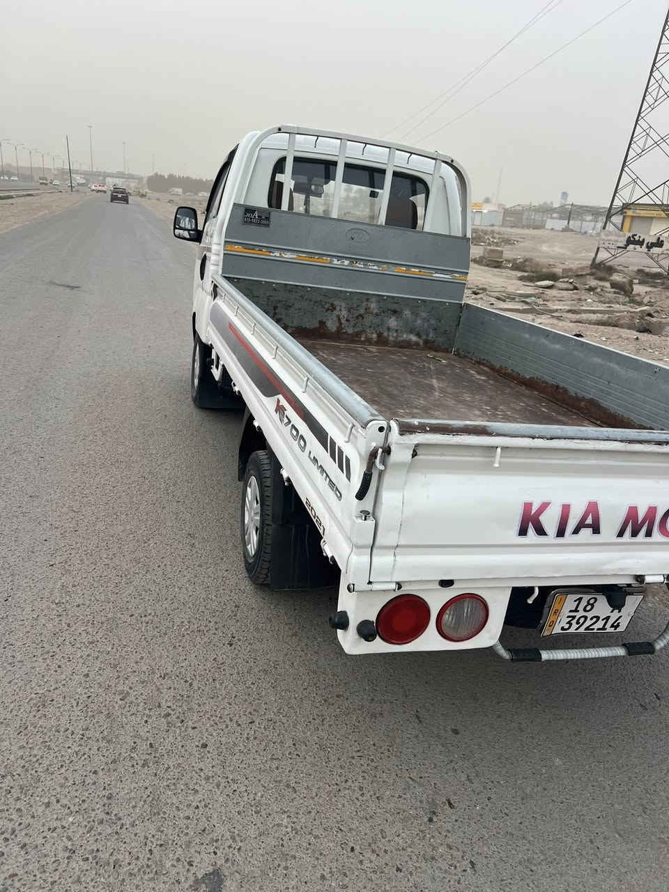 السلام عليكم البيع كيه موديل 2016مكان بغداد كوريش قرب العلوت الرشيد مكينه وكير وكسن كفاله  السياره بيه يم الواقيه مال الصايق والباقي كفاله عامه السعر 105وبيه مجال 
***********
***********
