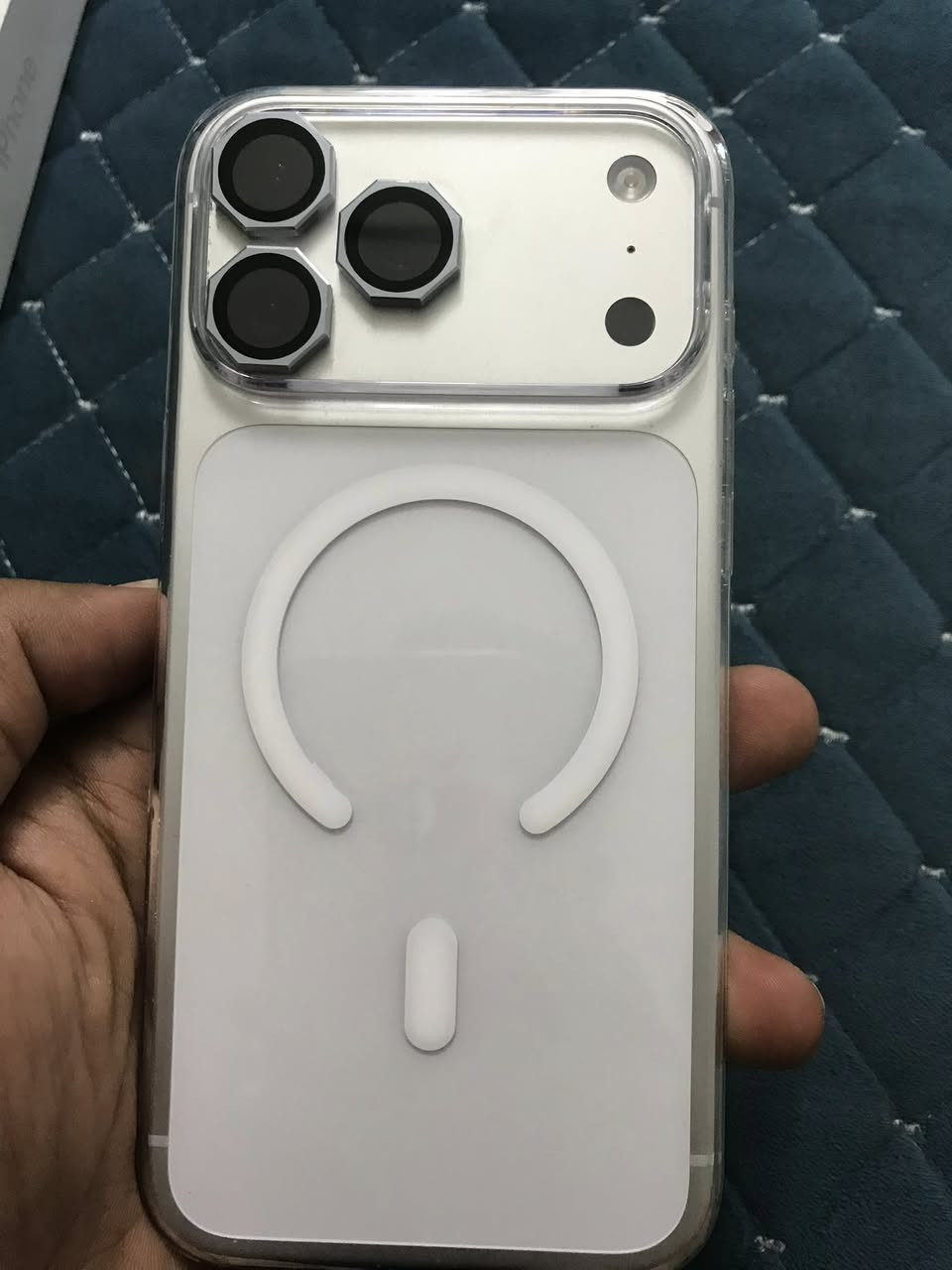 17برو ماكس ألون سلفر مميز بطاريه 100السعر 2000 تواصل  "وتساب ***********
