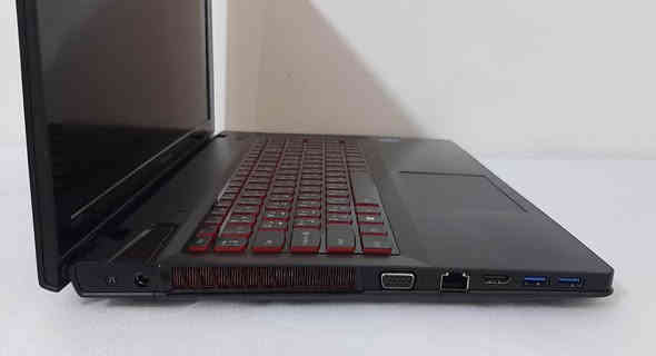 🔥 *جهاز نادر رجع للحياة!* 🔥  
قطعة وحدة فقط من الوجبة القديمة… رجعناها للواجهة بـ *بطارية جديدة*، وجاهزة تعطيك أداء يفاجئك بالنسبة لسعرها!

💻 *LENOVO IdeaPad Y510P*  
هذا اللابتوب مو عادي… بيه مواصفات كانت سابقًا للفئة العليا، واليوم صار بمتناول إيدك بسعر خرافي!

🔹 *المعالج:* Core i7 – الجيل الرابع – فئة MQ  
🔹 *رام:* 16GB DDR3  
🔹 *هارد:* 256GB SSD – سرعة رهيبة  
🔹 *شاشة:* 15.6 FHD – ألوان حلوة ووضوح ممتاز  
🔹 *كرت شاشة خارجي:* 2GB Nvidia GT 755M  
🔹 *كرت داخلي:* شير 8GB (مو إنتل!)  
🔹 *ميزة قوية:* *دعم SLI* يعني *كرتين شاشة* شغّالين سوا – عشاق الألعاب والتصميم يعرفون قيمة هالشي 🎮💻  
🔹 *كيبورد عربي/إنكليزي لون أحمر* –  شكله ملفت 🔥

✅ يشغل *أوتوكاد، ماتلاب، ببجي، وبرامج التصميم* بسلاسة  
✅ مثالي للمهندسين، الطلاب، وأي شخص يدور جهاز يخدمه بميزانية محدودة

💰 *السعر فقط: 245 ألف دينار*  
🛠️ بطارية جديدة  
📦 توصيل متاح  
📲 للحجز واتساب: *************

*موجودة قطعة وحدة فقط… إذا تهتم، لا تتردد!* بغداد
