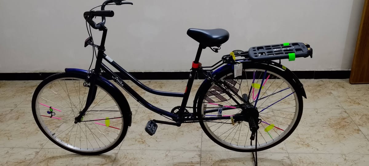 السلام عليكم بايسكل حجم 26 بايسكل نظيف نظافه 100% موديل 24 سعر ١٠٠وبي مجال مكان بغداد البلديات حي التراث رقم الهاتف ***********
