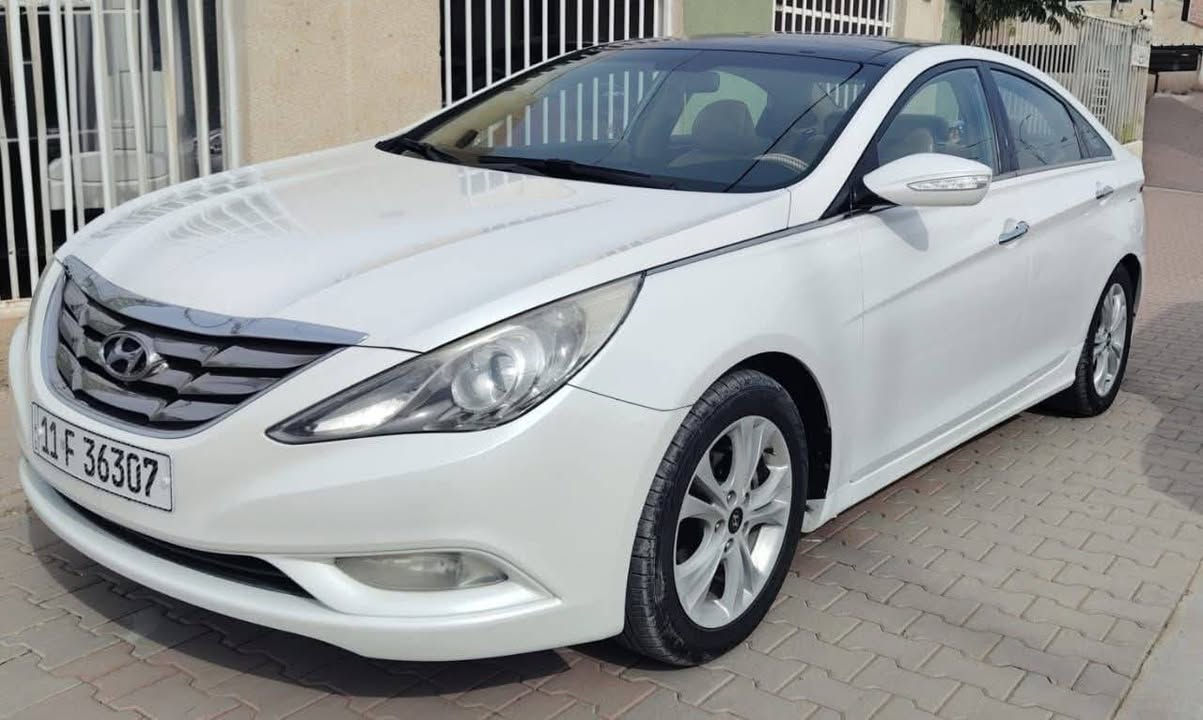 سوناتا مضلع 2011 خليجي 
محرك 2400 دوش 
بانوراما قطعتين
بصمه تشغيل مري شفط 
حساسات خلفية كشنات كهرباء
تبريد ❄️ 
تدفئه ☄️
تخم تاير 
سياره بيها قطعه وحده جاملغ بدون داخل
رقم انكليزي بغداد
سنوية 2030
سعر 115 بيها مجال
مكاني بابل 
***********
