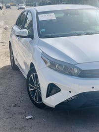 كيا فورتي 2024 للبيع لون(ابيض صدفي) دخول جديد- تحويل فوري ٥: المواصفات...