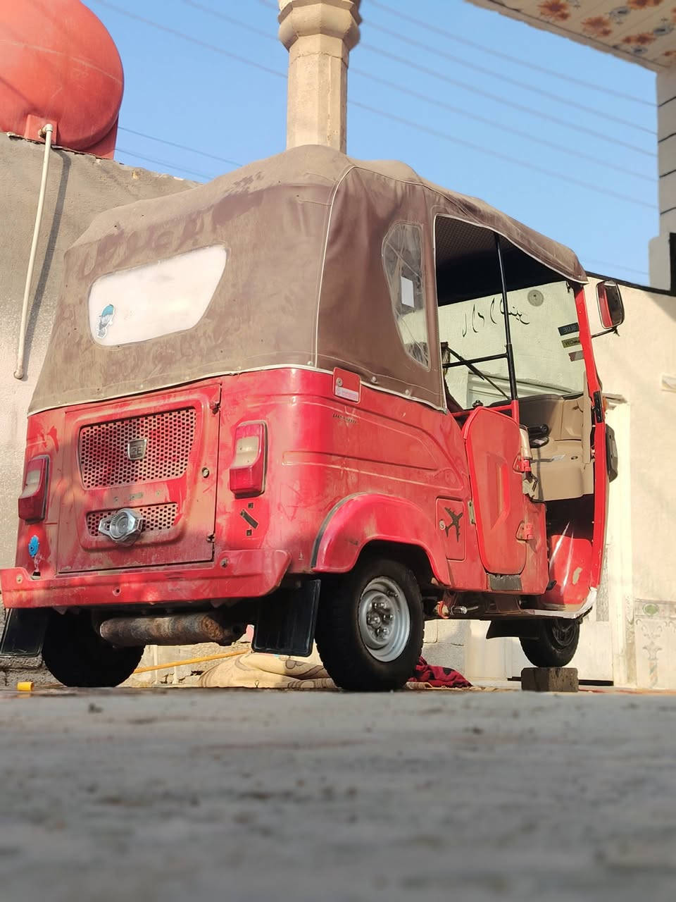 سلام عليكم تكتك للبيع موديل 2022 شهر 2 سنويه مرقمه سعره خاص لشراي رقمي ***********
