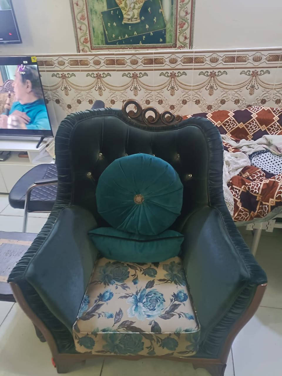 السلام عليكم بلا زحمة اريد ابيع هذا التخم ب 700ثمان مقاعد مع كوشاتهم و الطبلات قنفتين و كرسيين نظيفات مابيها اي عيوب اخذتها من هوم سنتر سبب البيع لان تحولت بيت اصغر وصالتي ماتكفي عنواني بغداد المنصور ورقمي ***********
وعندي خدمة توصيل
