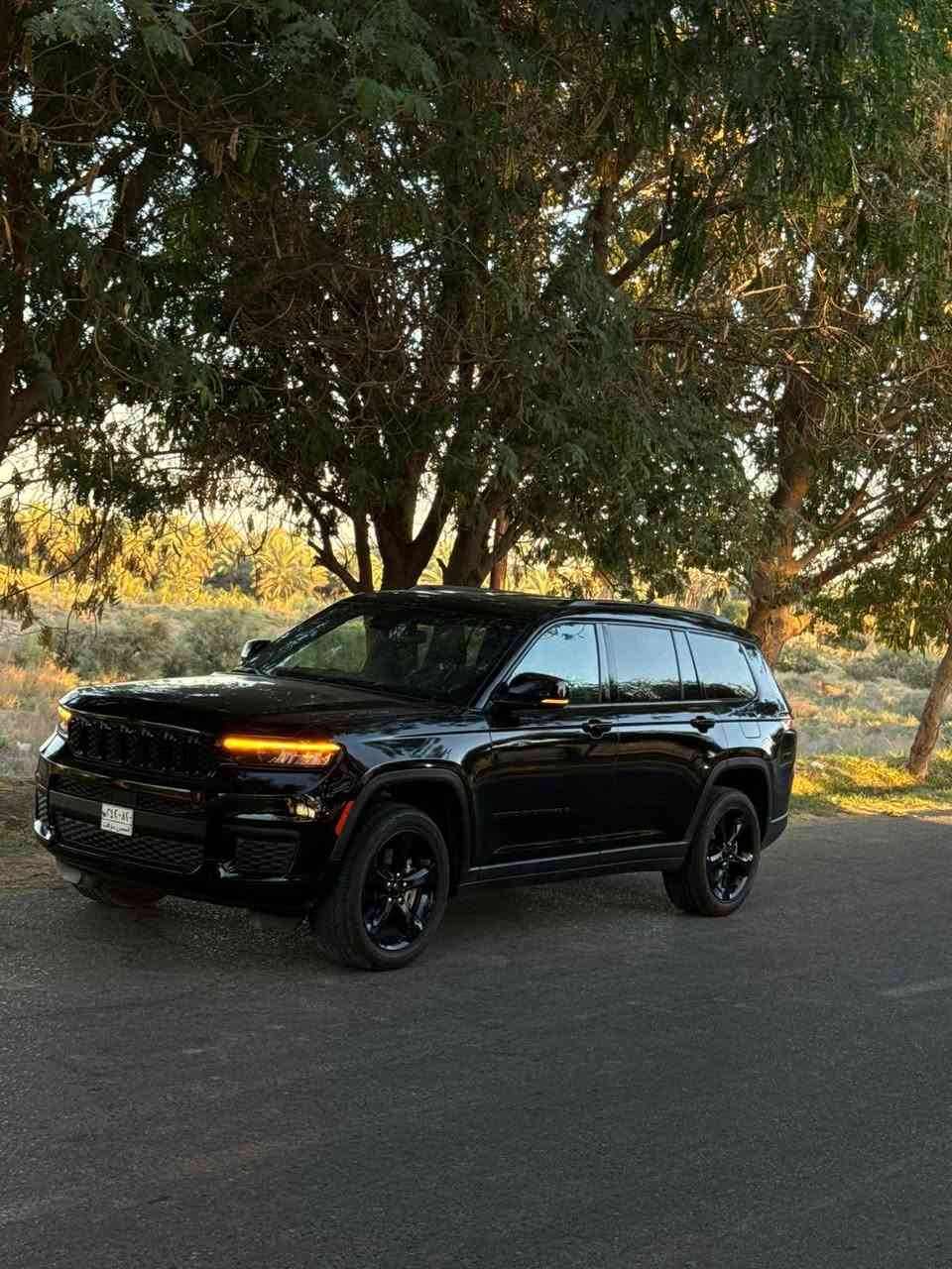 ‏ jeep Grand Cherokee Laredo L Black Top 2023
.
المواصفات الأساسية:
 • الموديل: Jeep Grand Cherokee
 • الفئة: Laredo Black Top بلاك توب
 • السنة: 2023
 • المحرك: V6 سعة 3.6 لتر ‎ 
*
*ماشيه 21 فقط 
*حره بدون رقم بأسمي منفيست
 *7 راكب VIP منفصل
*شفتات سرعه
 *جنطه كهرباء
*رادارات مانع تصادم 
*اوتو ستوب خروج عن المسار 
*تشغيل عن بعد 
*تدفئه  مقاعد امامي خلفي مع المقود 
*تبريد 3 قطع
*شاشه كبيره لمس 
‏‎* رادارات جانبيه خلفيه 
‏‎* تحذير الخروج عن المسار 
‏‎* تحذير النقطة عمياء  .
‏‎* نظام تحذير عند التقاطعات.  
‏‎* المصابيح الأمامية LED.
‏‎* كشافات الضباب LED. 
‏‎* دخول ذكي. 
‏‎* بصمة  للدخول الذكي. 
‏‎* حساسات خلفية. 
مكاني بابل تفاصيل اكثر متواجد خاص 
رقمي *********** حلة, بابل
