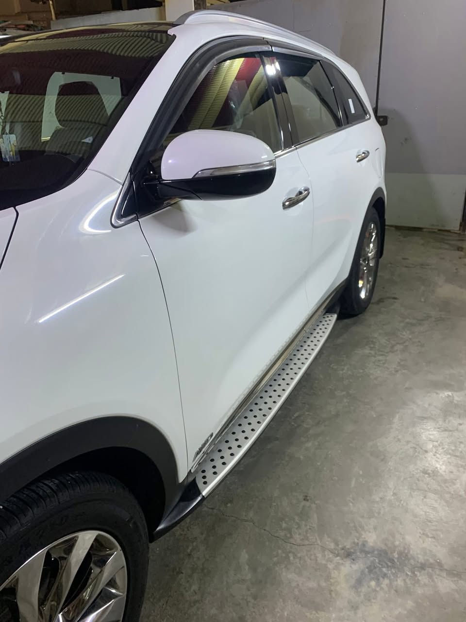 السلام عليكم ورحمة الله وبركاته 
للبيع فقط 
سورنتو خليجي موديل 19
فول مواصفات 
دفع رباعي جيتي لاين 
هزّه وسنويه جديده 
السيارة ماشيه 130
السونار مرفق مع الصور
مكاني الانبار الخالدية 
السيارة باسمي تحويل ثاني يوم 
للاستفسار الاتصال على الرقم الخاص فقط 
***********
السعر 255 وبيها مجال 
ملاحظة/ امي يوميا تدعيلي دكول ان شاءالله يجيك ابن حلال يشتري سيارتك 🤣
