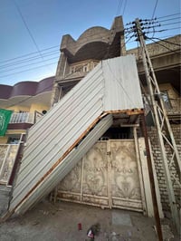 للبيع درج حديد مستعمل، قوي ومتين، مع تغليف كامل من مادة الجينكو  لحماي...
