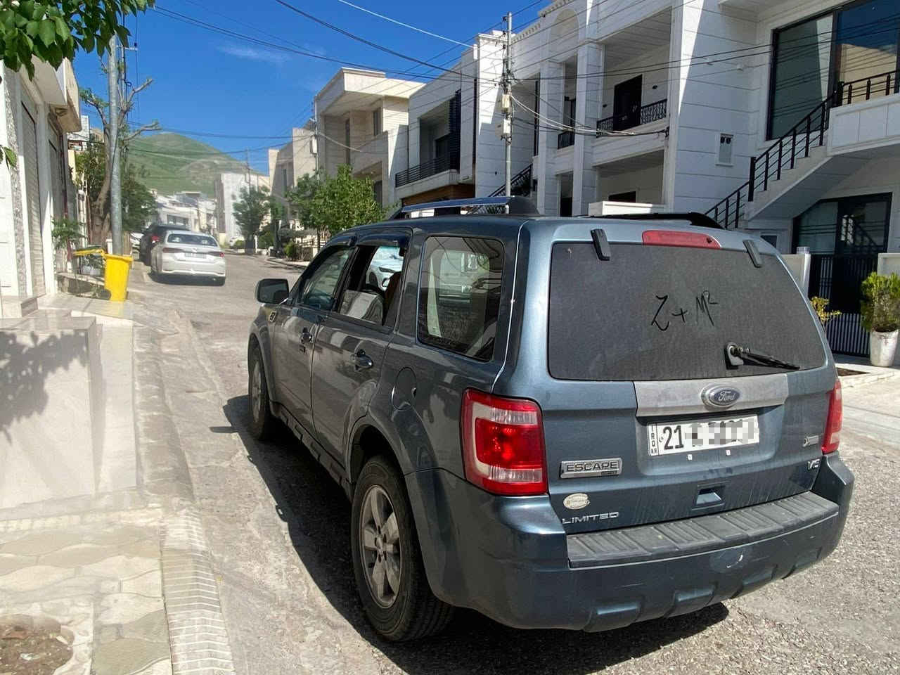 به ناوى خودا
فورد اسكيب  ٢٠١٠  لميتد 
فول به س سلايت نيه 
ناو زه رد
٦ بستن  تاك اكسل
٤ بارجه ى بوياخه 
ناوى كرتوه لاى سه كن
كيرو مه كينه به شه رت ته بريد به شه رت
سه نه ويو ره قه م تازه ته حويلو به ناو كردن به شه رت
شوين/سليمانى
نرخ/٧٤ كه لاو مه جال
ت/***********
