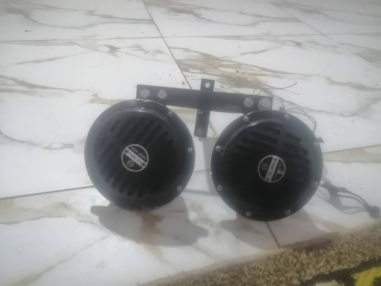 هورنات بوش للبيع هنه وراسطه ولوايرات جاهزات جيب وشد ابيع شرط الفحص صوتهن عالي مرتب السعر 75 وبيهن مجال للشراي ومايعرفلهن لايكسر بسعرهن موجود ماسنجر مكاني بصره ابو لخصيب حمدان ويوجد توصيل


**إذا كنت صاحب هذا الإعلان وتريد حذفه لأي سبب، رجاءا أرسل رسالة إلى الدعم الفني**