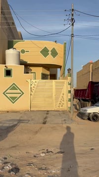 للبيع بيت بالساهرون مساحة 100 متر يباع تطلوعه 32 مليون  مطلوب للمصرف ا...