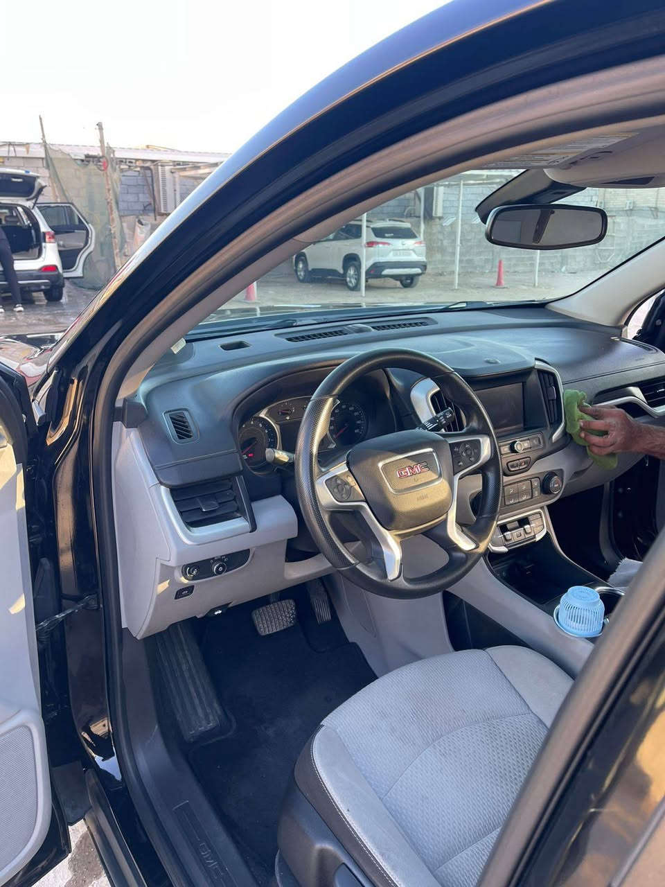 2022 موديل
جاملخ خلفي ونص باب الخلفي صبغ
السعر 150 وبيها مجال قليل
***********
