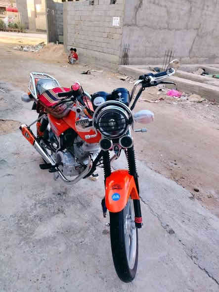 سلام عليكم دراجه للبيع ثامر خلخال وصل بسمي مديل 23 دراجه بدون غراض انطيكياه وضع شركه بس صالنصه ويه دراجه مانقصه شي سعره 1750مليون او سبعميه او خمسين او بيه مجال حك الجيه متوازي عله بيعته ول مايعجبه السعر لا ايصير ابراسي يفتهم شوف اسعارهن او تعل معه تحياتي الكم 🩵🫵رقمي ***********
