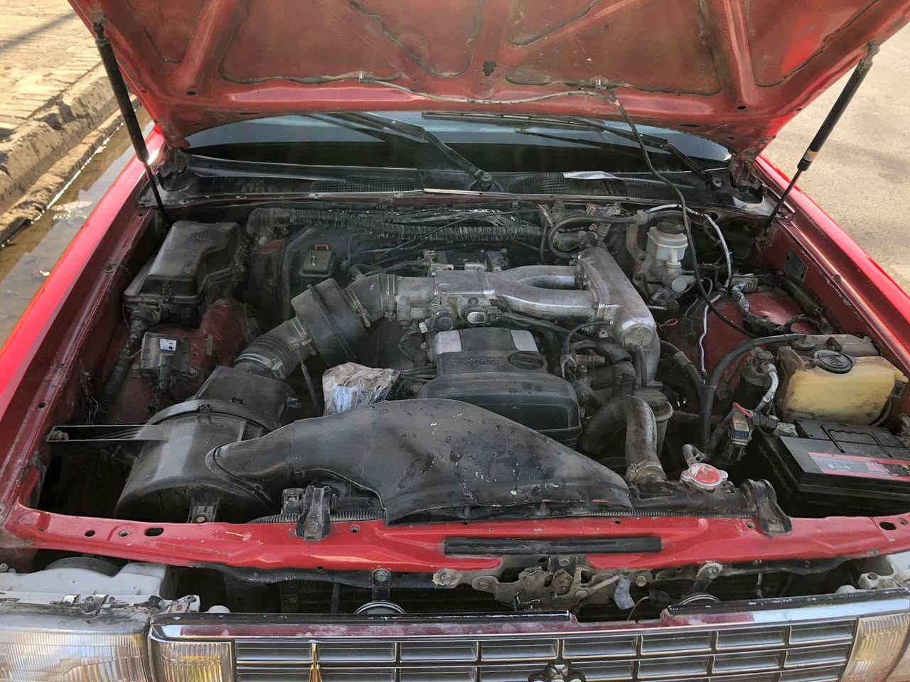 سلام عليكم سيدان موديل 1991سياره يسره بلاد كير ومكينه بطه مكفولته تبريد دفهه شغل تخم تاير جديد صدر مامي وخلفي جديد هزه جديد سنويه الى 29سياره مكفوله من ضربه بيه صبغ جمليه فقط ومكفوله من الكص والعيب شرعي سياره جهزه ومال جناي السعره 68مكاني بغداد بلديات وهذ رقمي ***********
